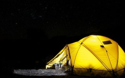 Notion de camping vacances: s’évader et apprendre auprès des autres